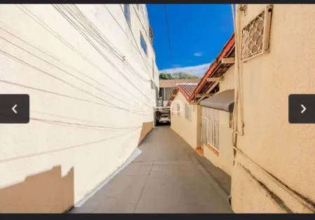 Casa com 3 Quartos / Sobrado com 3 Quartos + Sala Comercial, 300 M² por R$ 750.000 - Setor Aeroporto