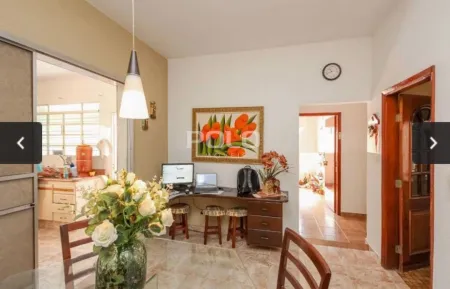 Casa com 3 Quartos / Sobrado com 3 Quartos + Sala Comercial, 300 M² por R$ 750.000 - Setor Aeroporto