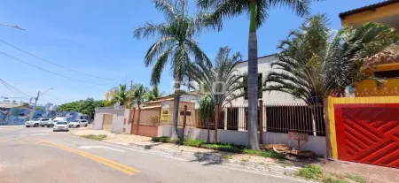 Casa com 4 Dormitórios à Venda, 285 M² por R$ 1.800.000,00 - Jardim Goiás - Goiânia/Go