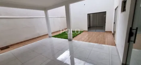 Casa com 3 Quartos à Venda, 182 M² por R$ 700.000 - Residencial Flamingo