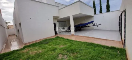 Casa com 3 Quartos à Venda, 182 M² por R$ 700.000 - Residencial Flamingo