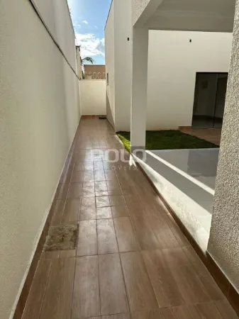 Casa com 3 Quartos à Venda, 182 M² por R$ 700.000 - Residencial Flamingo