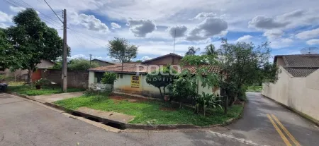 Casa com 3 Quartos à Venda, 198 M² por R$ 450.000 - Setor Faiçalville - Goiânia/Go