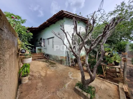 Casa com 3 Quartos à Venda, 198 M² por R$ 450.000 - Setor Faiçalville - Goiânia/Go