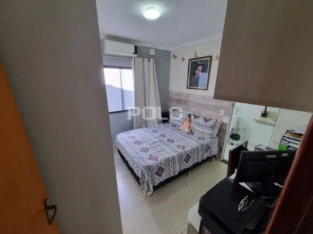 Casa com 3 Quartos à Venda, 180 M² por R$ 500.000 - Jardim Novo Petrópolis