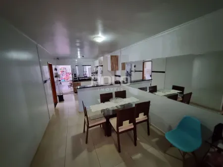 Casa com 3 Quartos à Venda, 180 M² por R$ 500.000 - Jardim Novo Petrópolis
