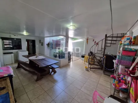 Casa com 3 Quartos à Venda, 180 M² por R$ 500.000 - Jardim Novo Petrópolis
