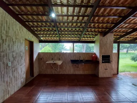 Chácara com 5 Dormitórios à Venda, 503900 M² por R$ 1.300.000,00 - Jardim Copacabana - Aparecida de Goiânia/Go