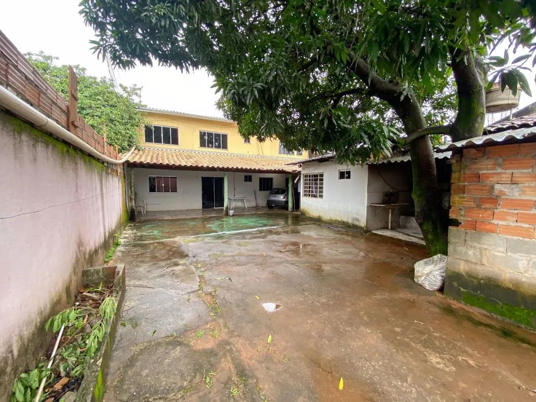 Sobrado com 4 Dormitórios à Venda, 257 M² por R$ 420.000,00 - Mansões Paraíso - Aparecida de Goiânia/Go