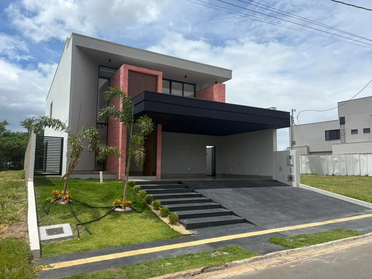 Sobrado no Condomínio Jardim Nápolis